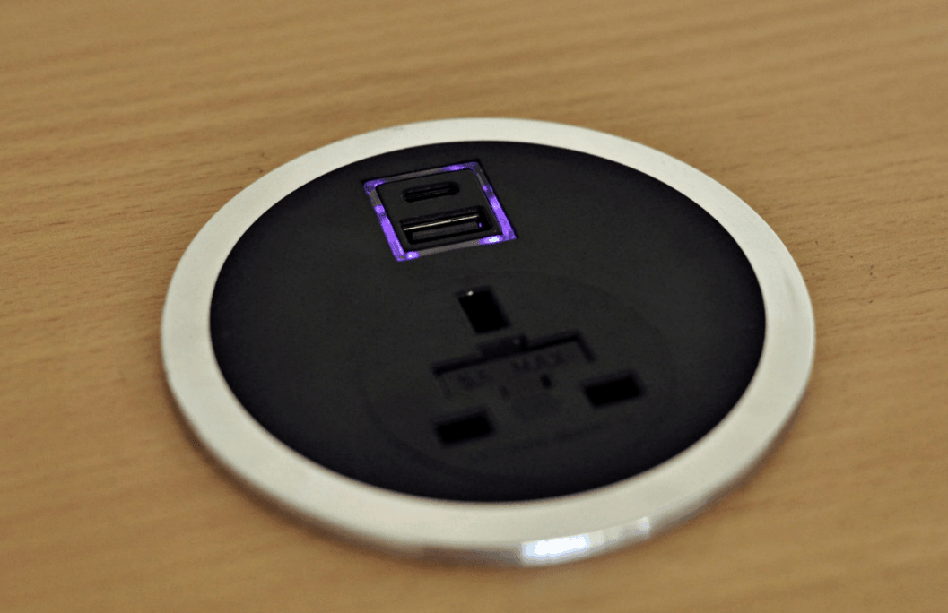 Flon In-Desk Power Outlet with USB Smart Charge - Black Insert.